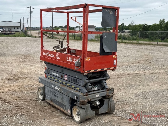 2015 SKYJACK SJIII 3219 SCISSOR LIFT