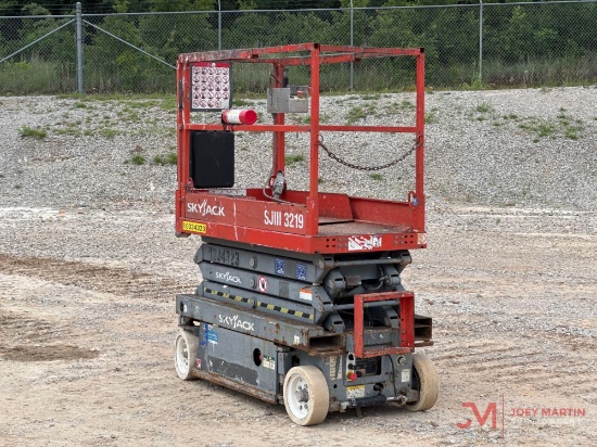 SKYJACK SJIII 3219 SCISSOR LIFT