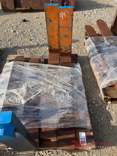 SET OF (2) FORKLIFT FORKS