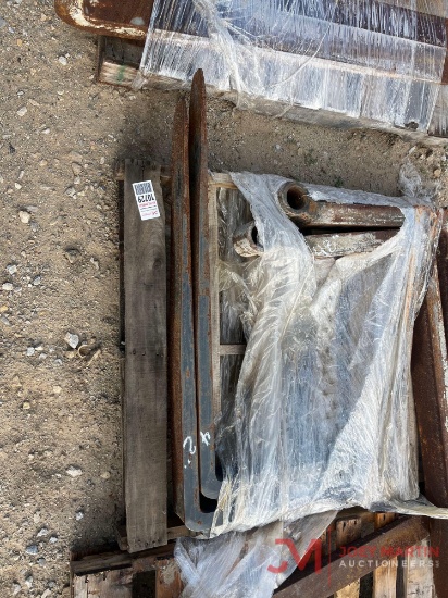 SET OF (2) FORKLIFT FORKS