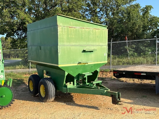 JOHN DEERE PULL BEHIND HOOPER CART