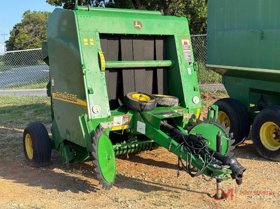 JOHN DEERE 447 ROUND BALER