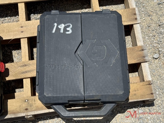 SOCKET SET