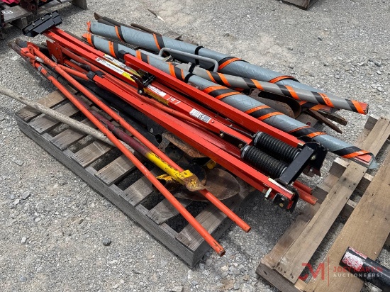 CONTENTS OF PALLET VARIOUS ROAD SIGNS
