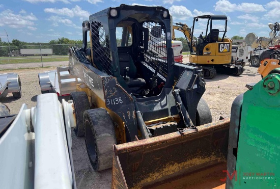 DEERE 318E SKID STEER LOADER