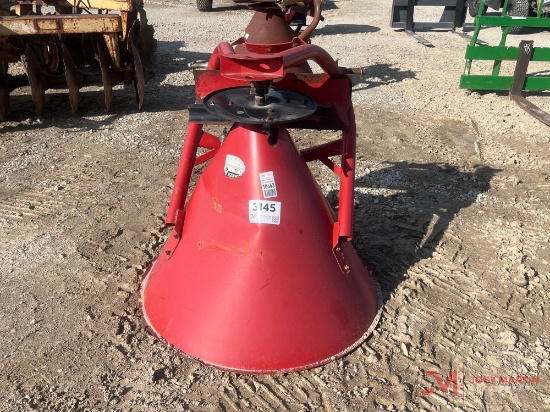 850 LB CAPACITY FERTILIZER SPREADER AND SEEDER