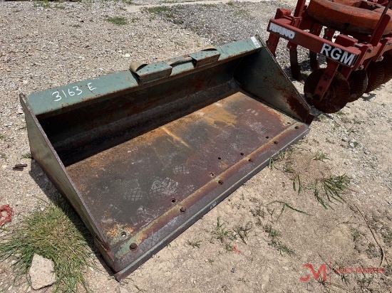 SMOOTH BUCKET W/ BOLT ON CUTTING EDGE SKID STEER ATTACHMENT