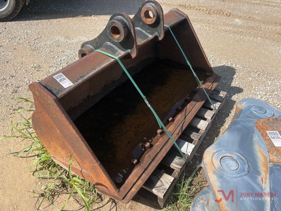 2016 FLECO 60" LOADER BUCKET