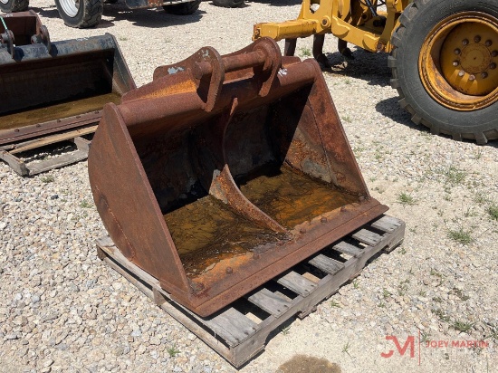 STRICKLAND CX130 48" LOADER BUCKET