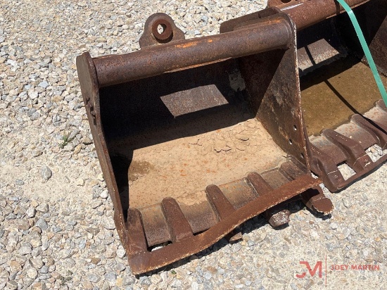 TAG 24" EXCAVATOR TOOTH BUCKET W/ WELDED ON SAND FOOT