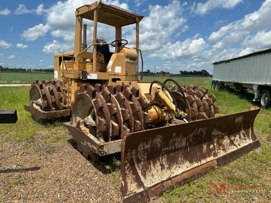 CAT 815 COMPACTOR