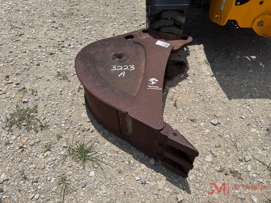 12" BACKHOE TOOTH BUCKET
