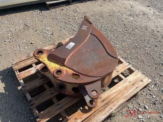 12" BACKHOE TOOTH BUCKET