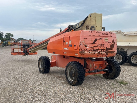 2013 JLG 800S BOOM LIFT