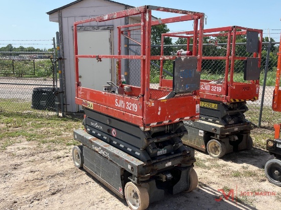 2017 SKYJACK SJ3219 ELECTRIC SCISSOR LIFT