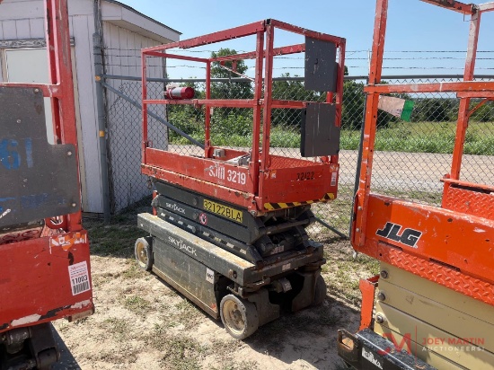 2016 SKYJACK SJ3219 ELECTRIC SCISSOR LIFT