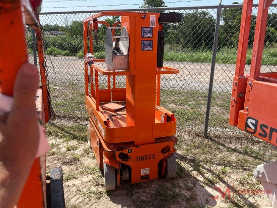 2018 SNORKEL TM12E PERSONAL MAN LIFT