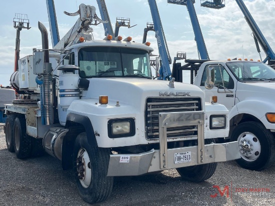 MACK DIGGER RD688S DIGGER DERRICK TRUCK