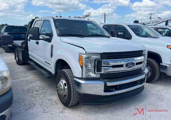 2017 FORD F-350 XLT SUPER DUTY FLATBED TRUCK