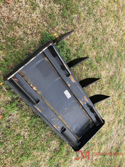 SKID STEER RIPPER
