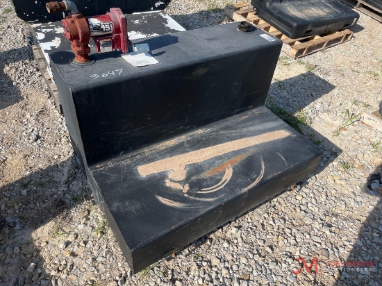 92 GALLON L-SHAPED AUX. FUEL TANK WITH ELECTRIC PUMP