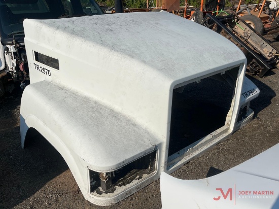 FREIGHTLINER TRUCK HOOD