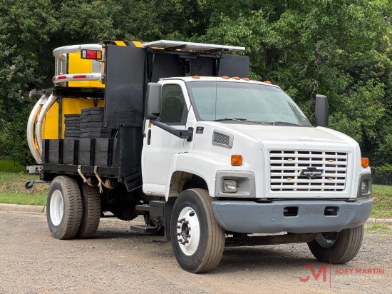 2005 CHEVEROLET 6500 TRUCK MOUNTED ATTENUATOR
