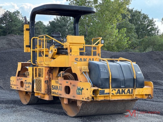 2010 SAKAI SW800 SERIES II DOUBLE DRUM ROLLER