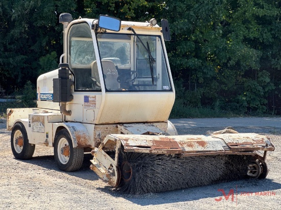 2012 ROADTEC FB-85 ENCLOSED CAB BROOM
