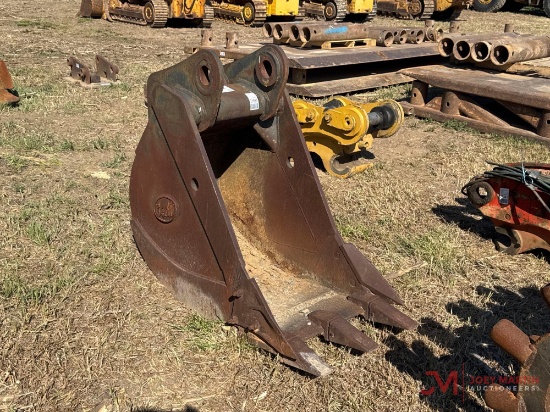 Geith24" Excavator Tooth Bucket W/ Side Cutters