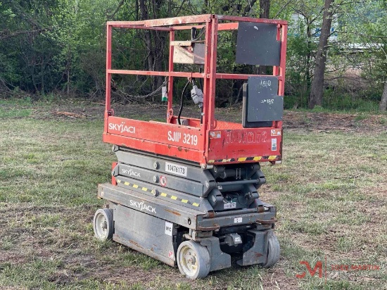 2016 SKYJACK SJIII3219 ELECTRIC SCISSOR LIFT