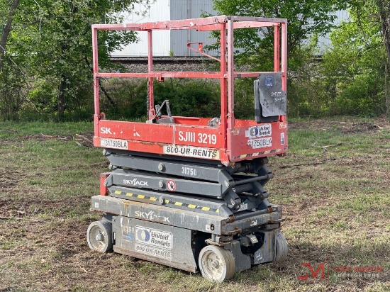 2016 SKYJACK SJIII3219 ELECTRIC SCISSOR LIFT