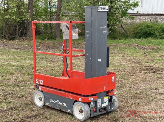 2017 SKYJACK SJ12 ELECTRIC MAN LFT
