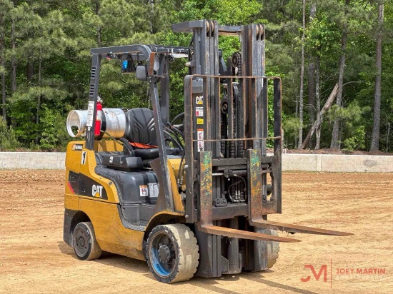 CAT 2C6000 STRAIGHT MAST FORKLIFT