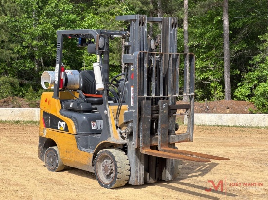 CAT 2C6000 STRAIGHT MAST FORKLIFT