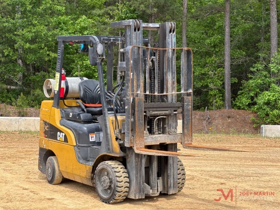 CAT 2C6000 STRAIGHT MAST FORKLIFT
