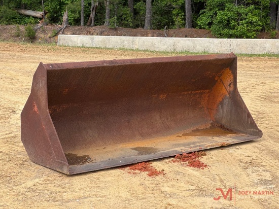 96" SMOOTH BUCKET FOR CASE LOADER