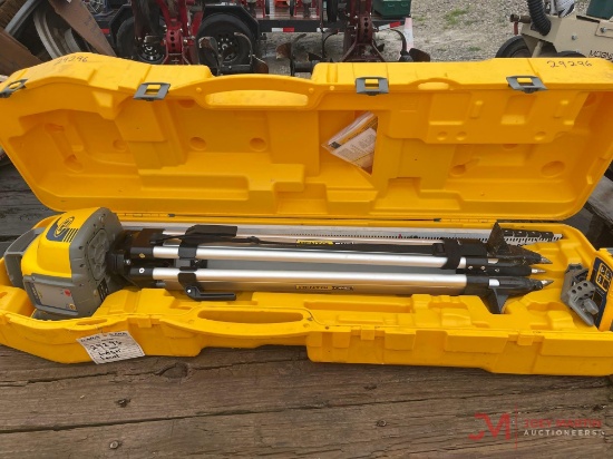 Spectra Ll300n Precision Self-Leveling Laser Level Kit