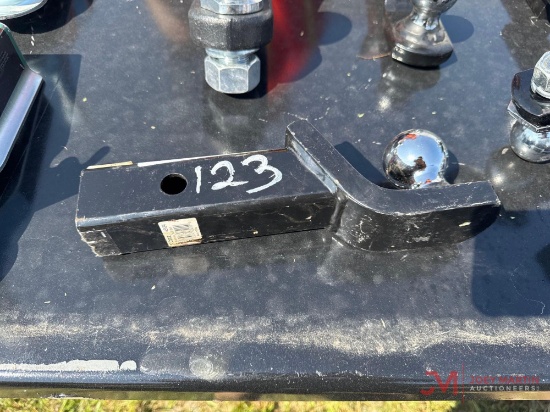 (1) CURT 2 HITCH W/ 2" BALL