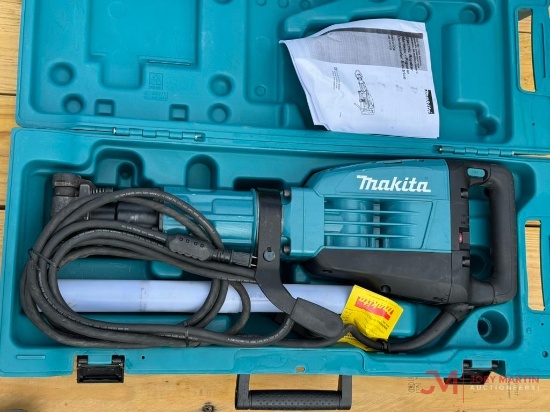 (1) MAKITA HM1307CB ELECTRIC BREAKER W/ CASE