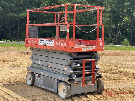 2013 SKYJACK SJIII4632 ELECTRIC SCISSOR LIFT