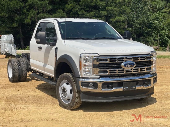 2024 FORD F-450 XL SUPER DUTY CAB & CHASSIS TRUCK