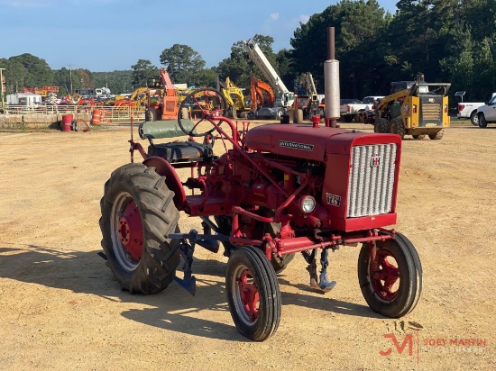 INTERNATIONAL HARVESTER FARMALL 140 ROW-CROP TRACTOR
