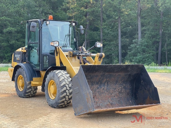 2016 CAT 906M COMPACT RUBBER TIRE LOADER