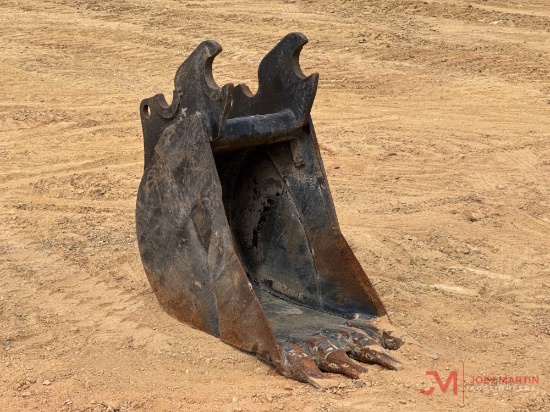 18" TOOTH BUCKET EXCAVATOR ATTACHMENT