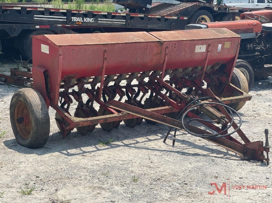 MASSEY FERGUSON MF33 GRAIN DRILL
