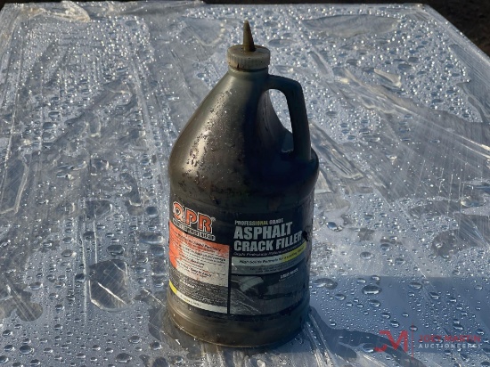 (30) QPR PROFESSIONAL GRADE ASPHALT CRACK FILLER