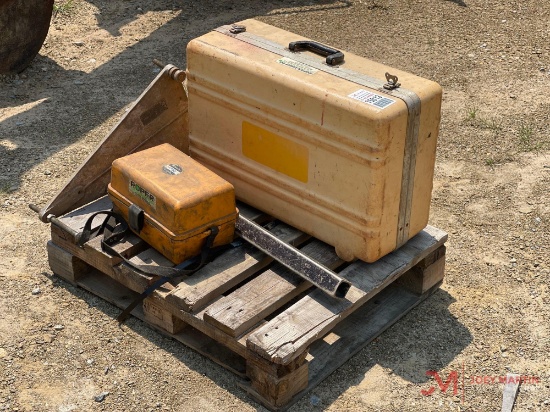 CONTENTS OF PALLET LASER PIPE ALIGNER W/CASE, TOPCON AUTOMATIC LEVEL W/CASE