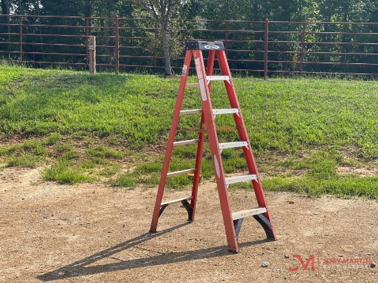 6' FIBERGLASS FOLDING STEP LADDER
