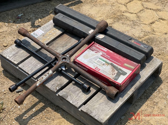 CONTENTS OF PALLET MISC. HAND TOOLS, TORQUE WRENCHES